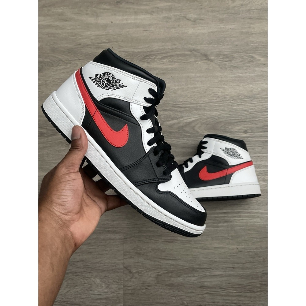 Size 9.5- Jordan 1 Mid Chile Red 554724-075